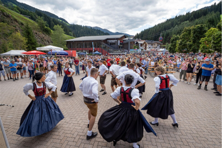 Austria and Germany with Oktoberfest group travel image